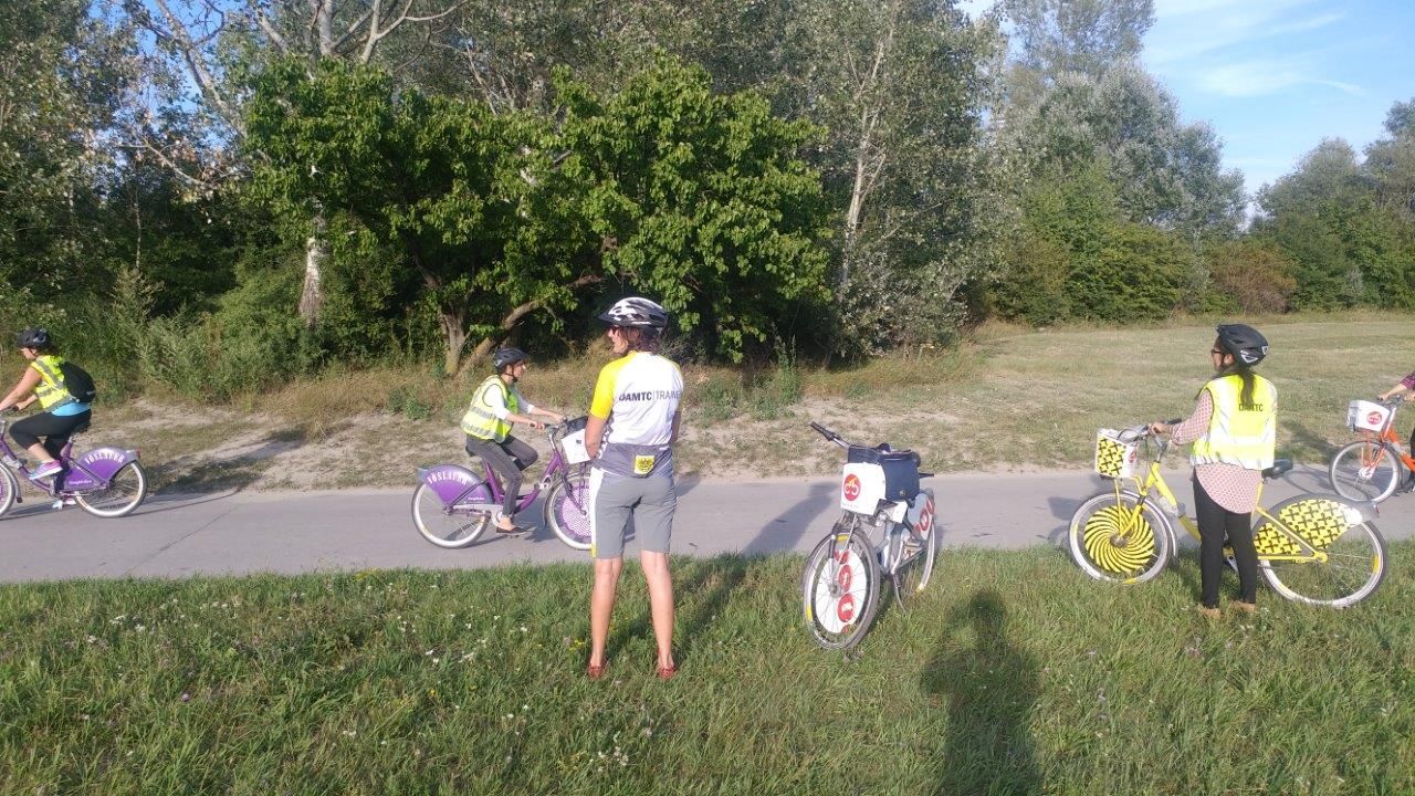 Im Sommer bietet der ÖAMTC zusätzlich zu den Anfängerinnenkursen Ausfahrten für Frauen an, die bereits Rad fahren können. Ziel ist, die Kenntnisse im Straßenverkehr weiter zu perfektionieren. Diese Kurse werden mit Citybike Wien durchgeführt. Diese Ausfahrten finden im Juli und August jeden Montag von 17:30 – 20:30 Uhr statt. 