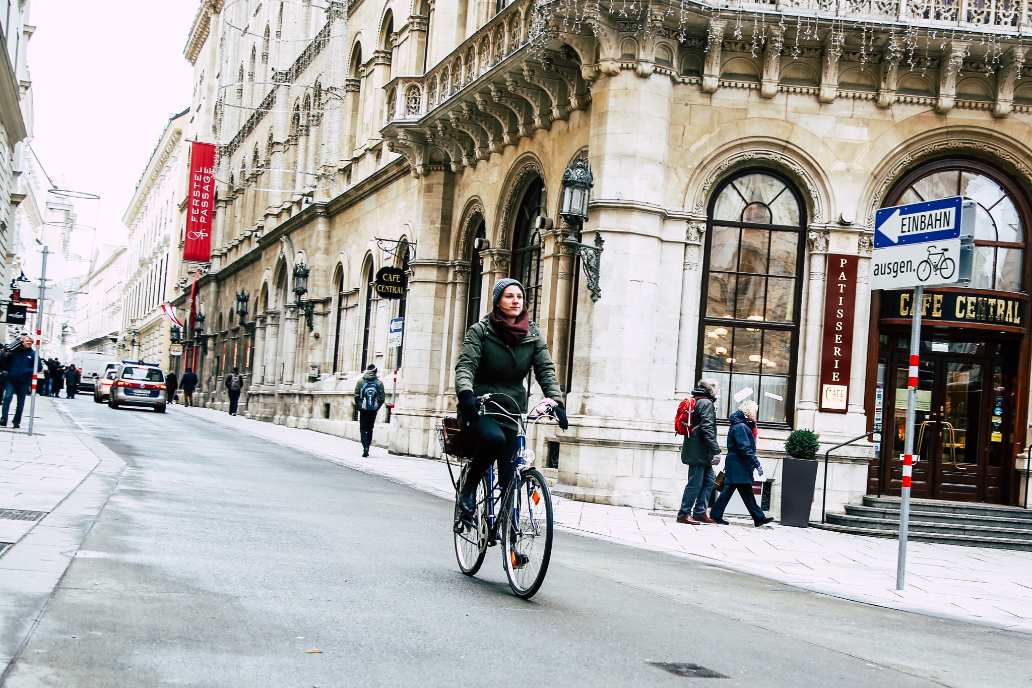 Radfahrerin auf der Herrengasse