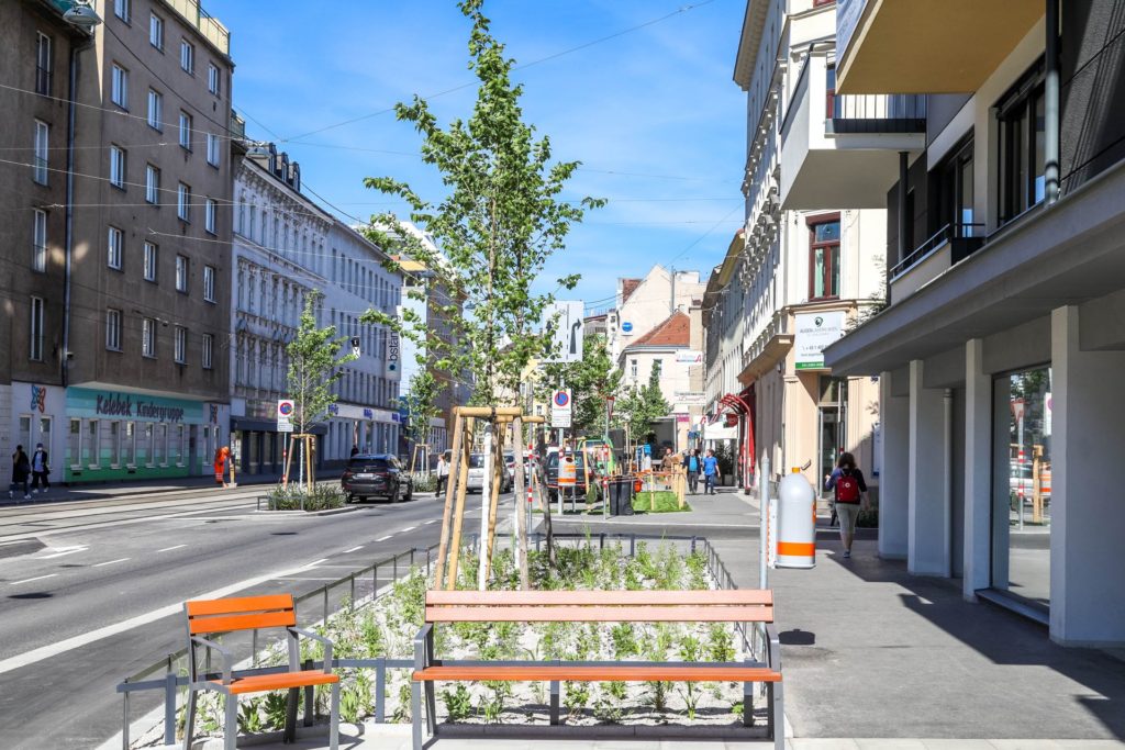 Neue Bäume und Sitzgelegenheiten auf der Jörgerstraße