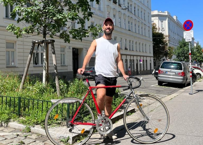 Evandro mit seinem Fahrrad